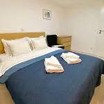 Cozy 3 Bedrooms Home At Center