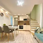 Cozy 3 Bedrooms Home At Center