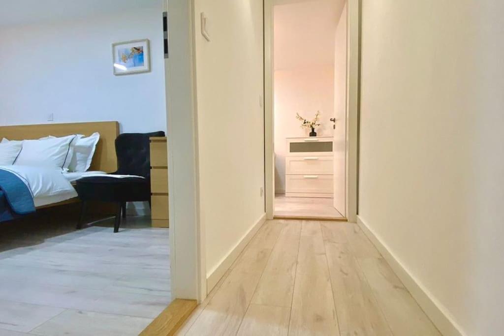 Cozy 3 Bedrooms At Center Apartment