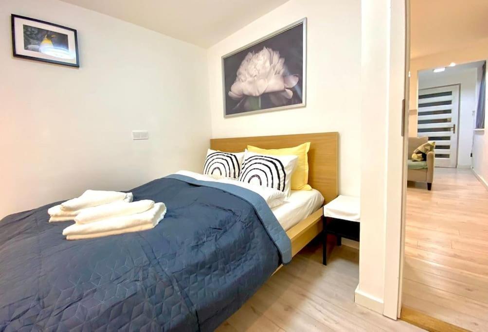 Cozy 3 Bedrooms At Center *